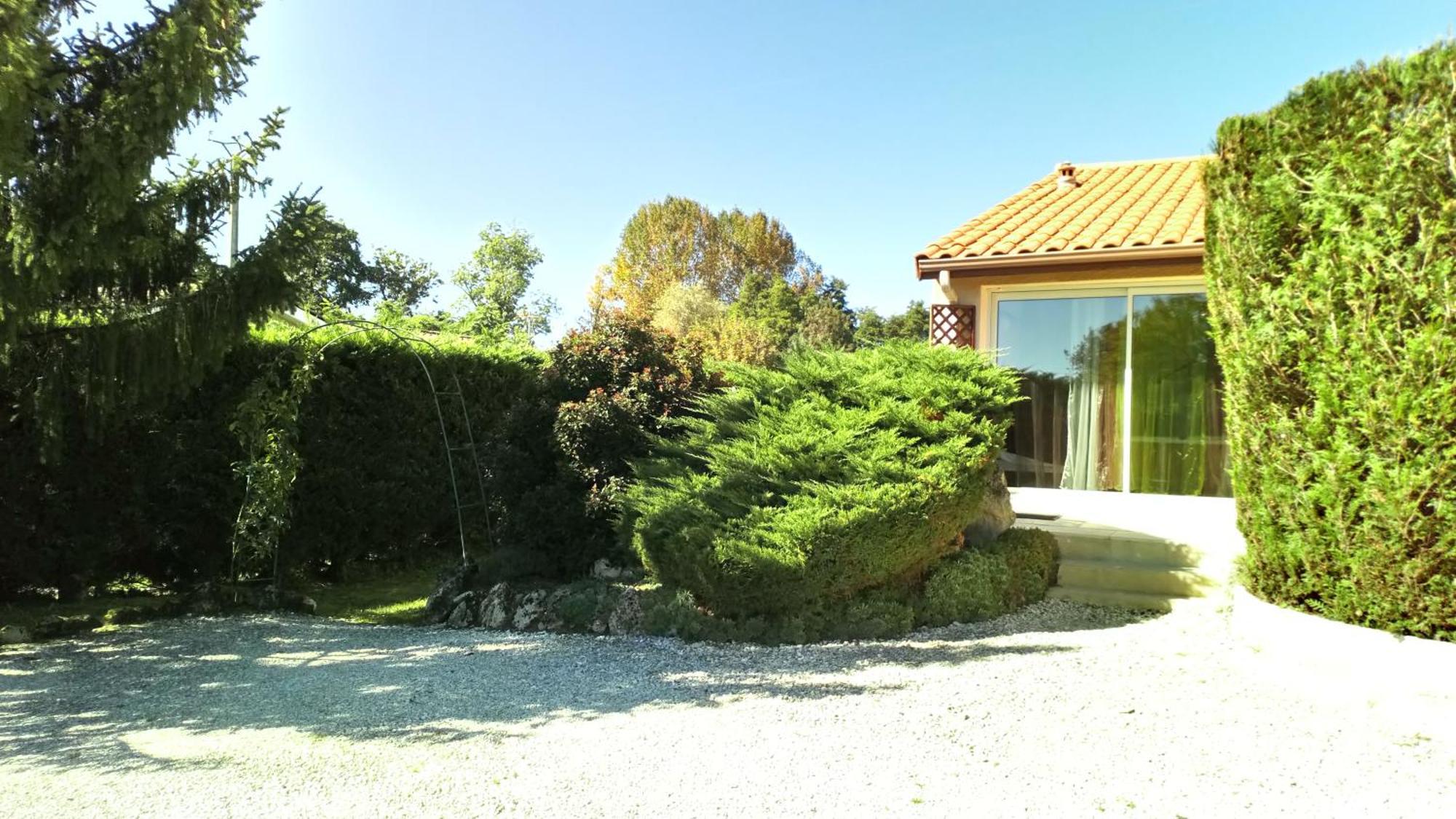 Saint-André-de-CubzacLe Ti'Roussat住宿加早餐旅馆 外观 照片